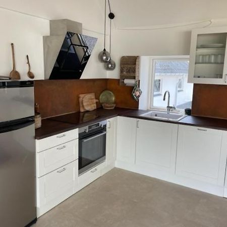 Uforstyrret Og Moderne Apartment Gadstrup Luaran gambar